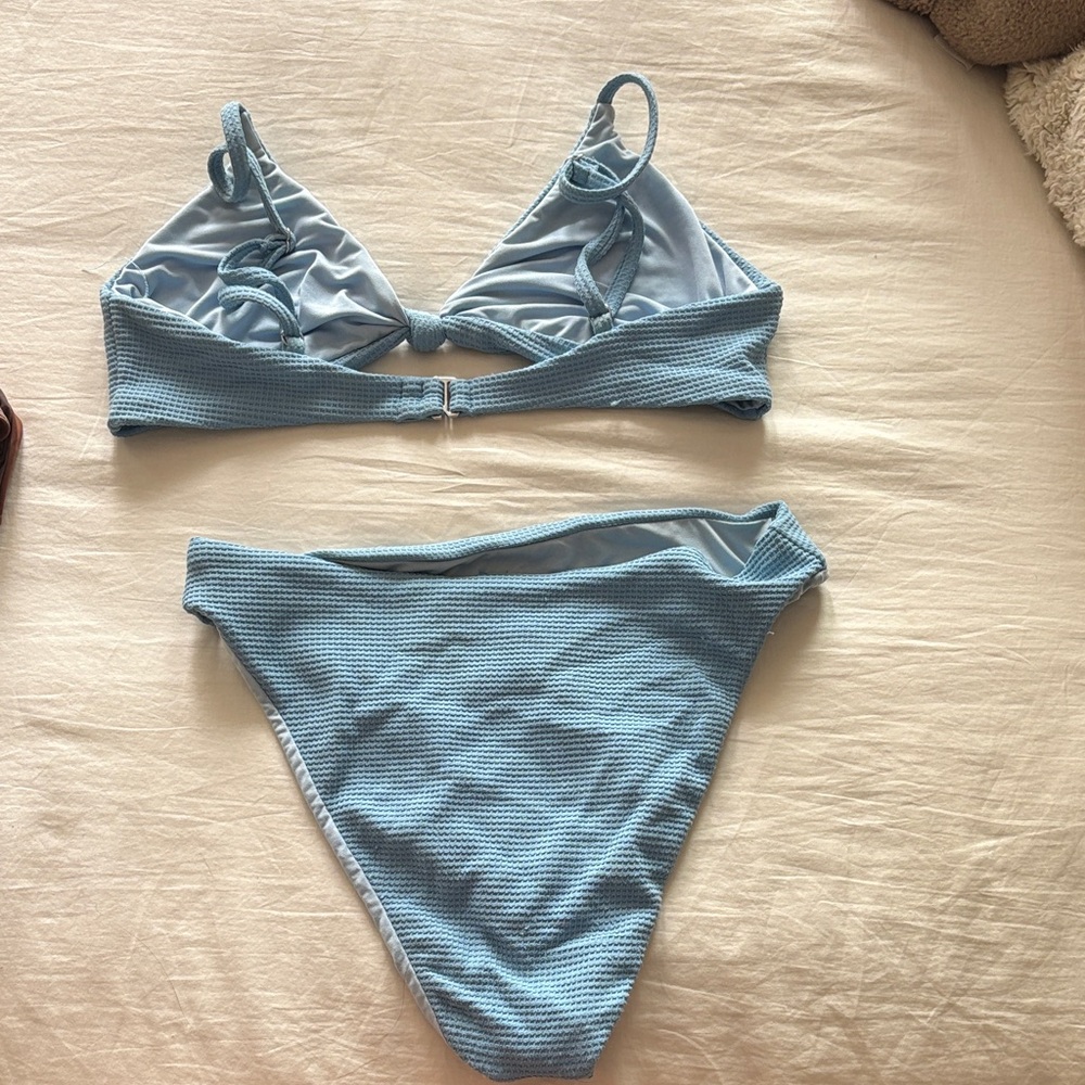 High Waisted Textured Bikini Set - Picture 2 of 3